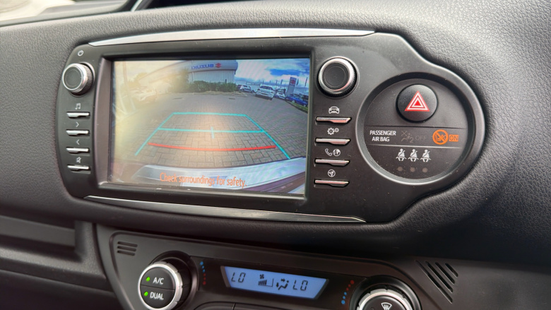 Toyota Yaris 1.5 Hybrid Y20 5dr CVT [Bi-tone] Hybrid Hatchback